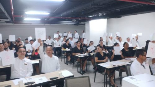 Formacion-Servicio-al-Cliente-Alimentos-y-Bebidas-Hotel-AVA-Cancun-Mexico-grupo-PAM-Hotels-2026-01