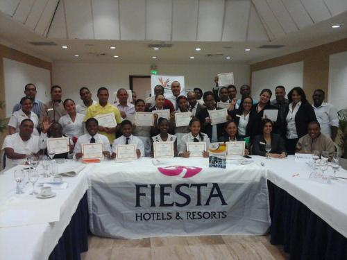 Formacion-en-Neurohoteleria-staff-Hotel-Fiesta-Dominicana-Palladium-Santo-Domingo-Republica-Dominicana-Sept-2018-01